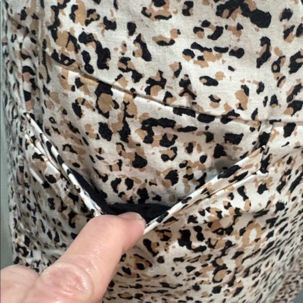 Chico’s sz L (2) elastic waist animal print stretchy pull on pants - Picture 4 of 8